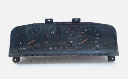 Приборная панель Nissan Terrano II 2.4L