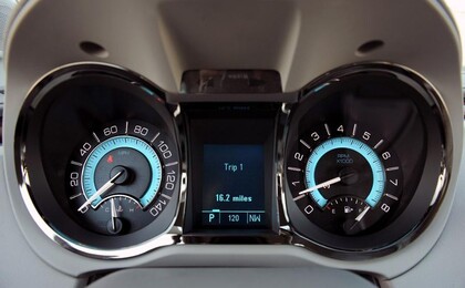 Приборная панель автомобиля Buick LaCrosse 2010