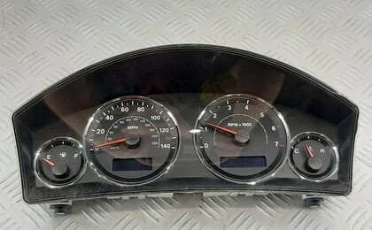 Приборная панель Jeep Commander