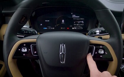 Панель приборов Lincoln Corsair 2021