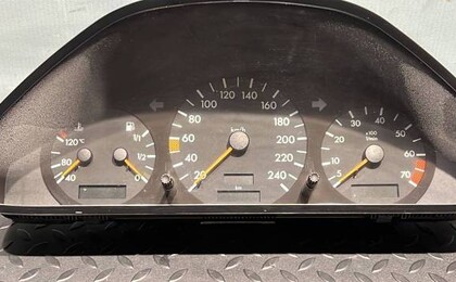 Панель приборов Mercedes-Benz W202 (C-класс)