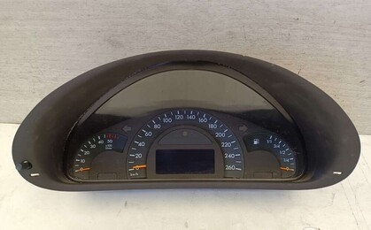 Панель приборов Mercedes-Benz W203 до 2005 (C-класс)