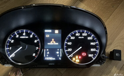 Панель приборов Mitsubishi Outlander 3