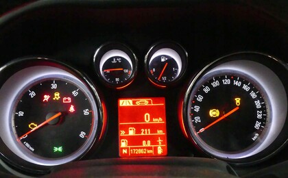 Приборная панель Opel Zafira C