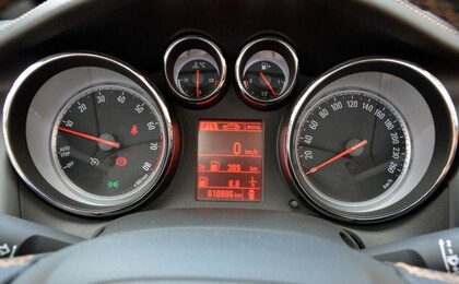 Приборная панель Opel Cascada 2013