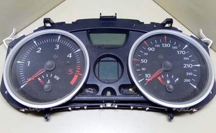 Приборная панель Renault Megan 2