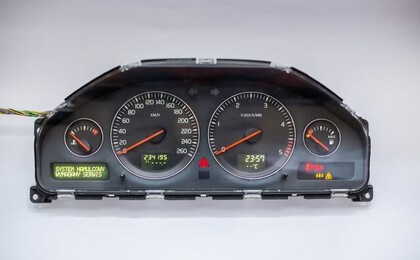 Приборная панель Volvo S60 2000-2001
