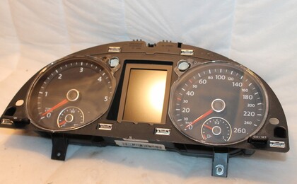 Приборная панель Volkswagen Passat B7 2010-2015 (3C0920872)