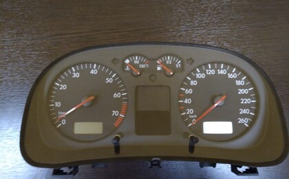 Приборная панель Volkswagen Golf 4 (1997 - 2006) 1.6 1J0920822